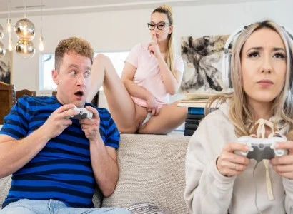 nàng mải chơi game nên bị bạn thân cướp mất người yêu